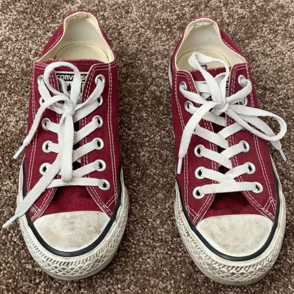 converse maroon low cut